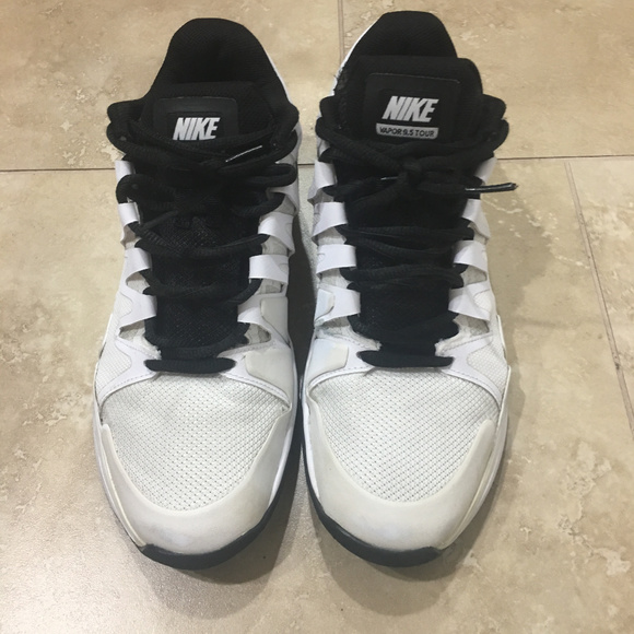nike vapor 9.5 tour mens tennis shoe